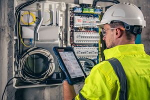 Read more about the article What Is BS 7671? 18th Edition Wiring Regulations & Amendment 4 Guide